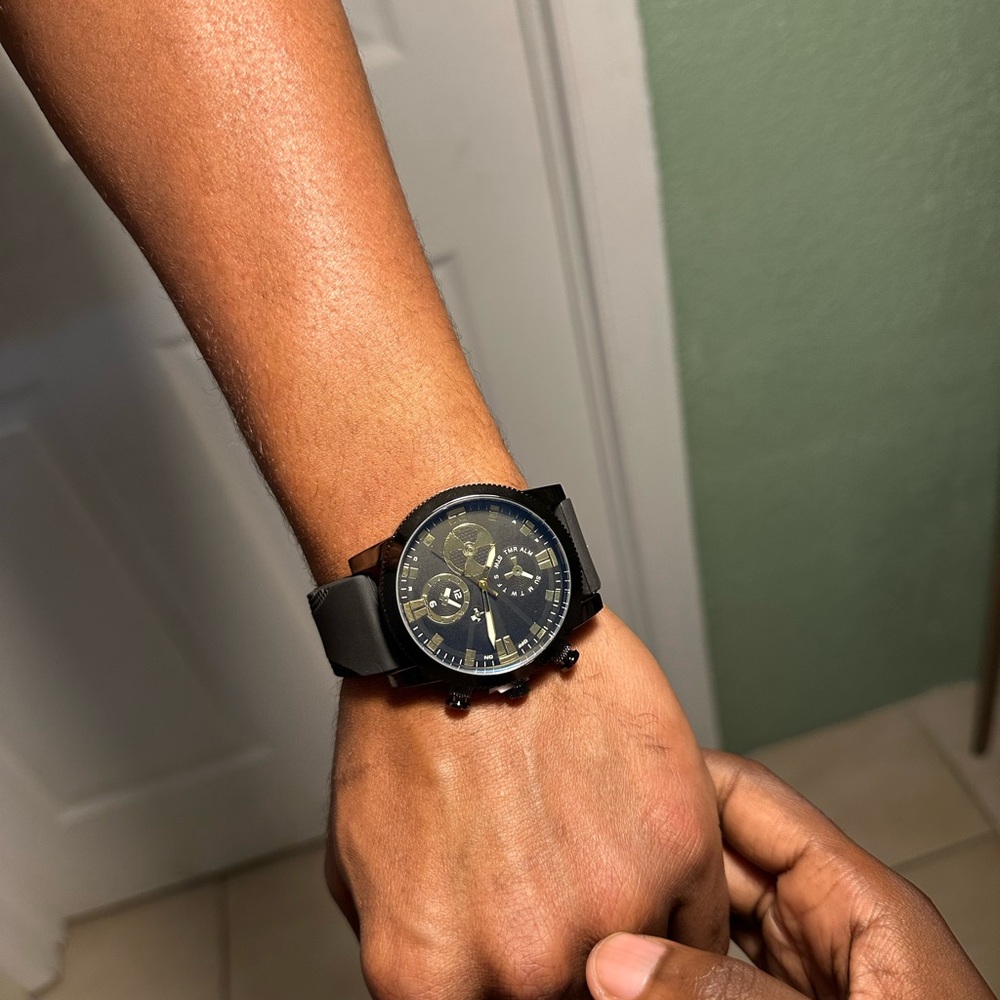 Brand new watches for men , medium, black